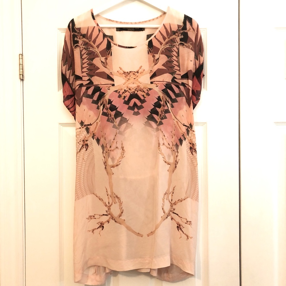 Light blouse, patterned